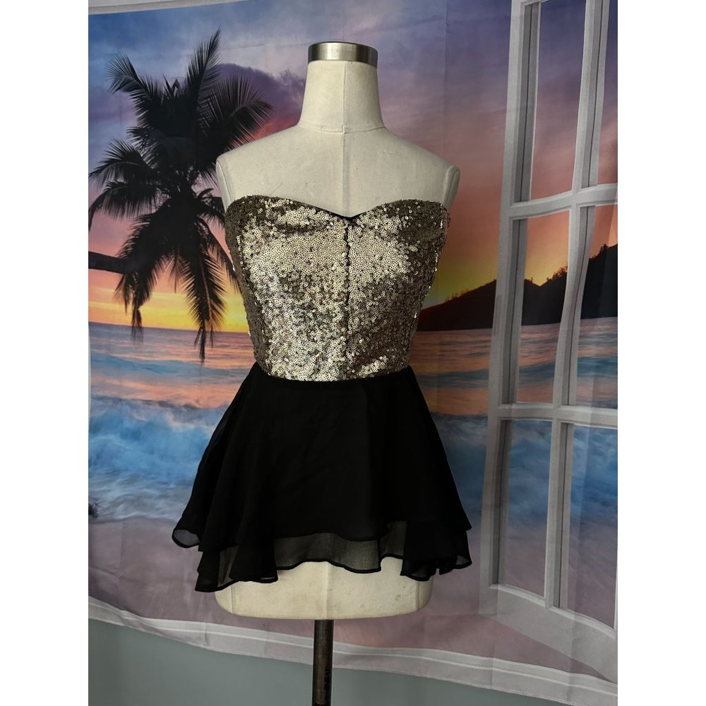 Do & Be strapless gold Sequin Top Form fitting with light flowy bottom Medium